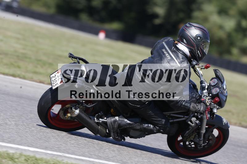 Archiv-2025/49 26.08.2025 Cornu Master School ADR/blau-bleu/46